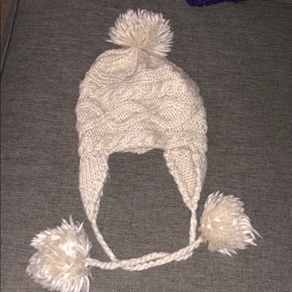 ❤️sold❤️Beanie with Pom Poms